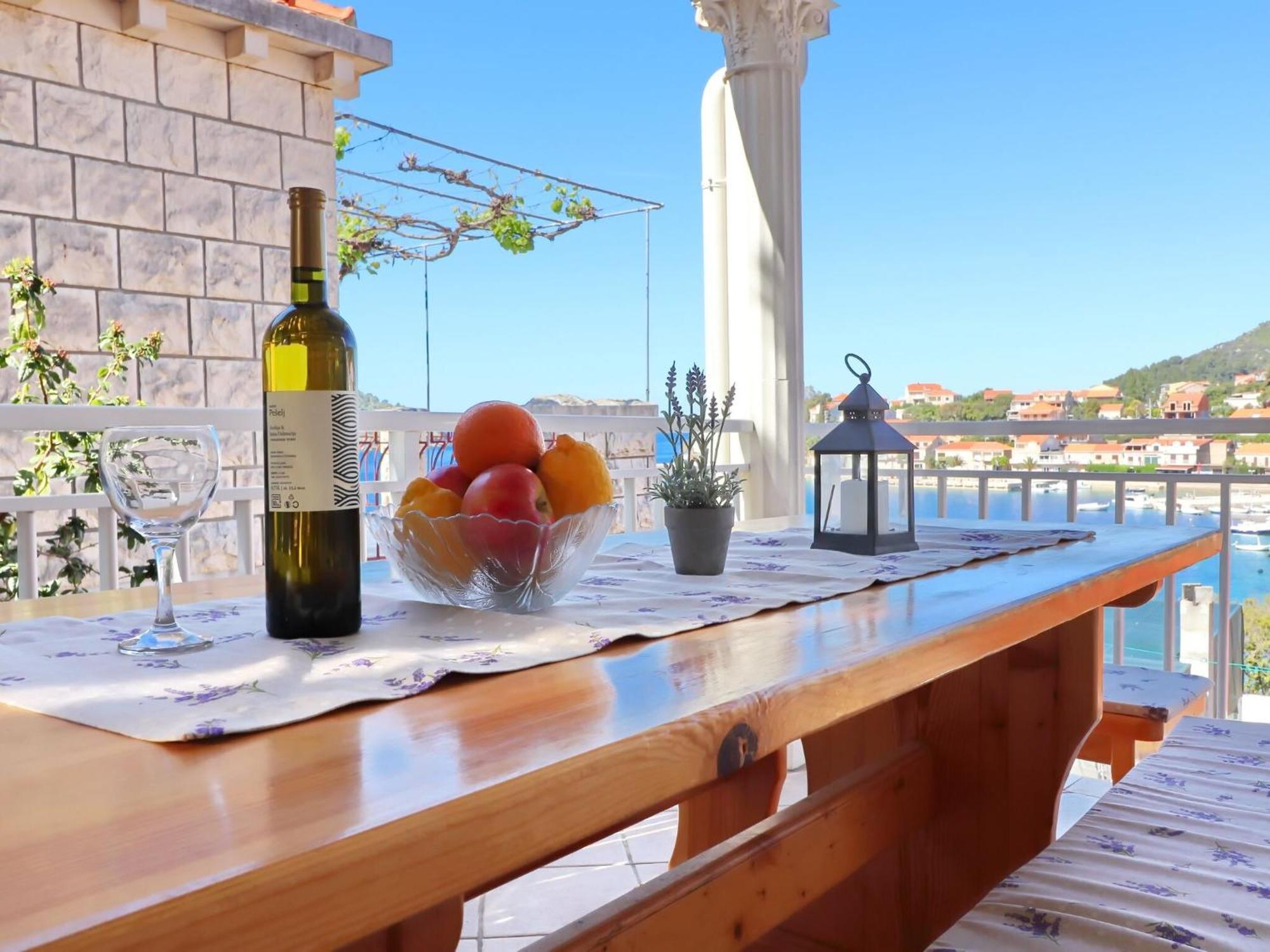 Apartment Peselj-three Bedroom With Terrace And Sea View Smokvica (Korcula)